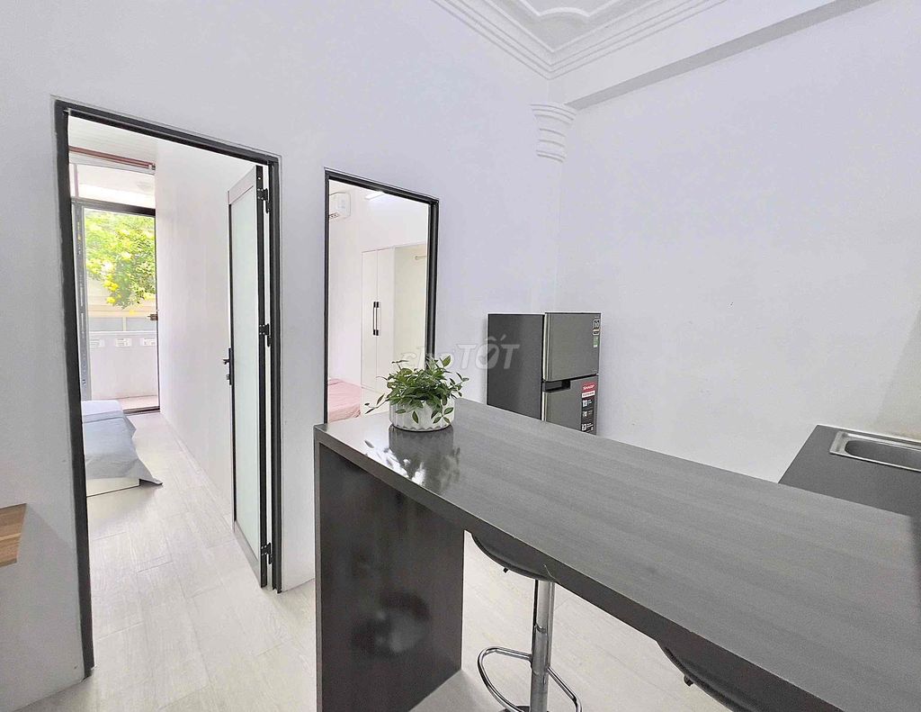 Like the room in room two sleeps in Lý Thường Kiệt, District 10.