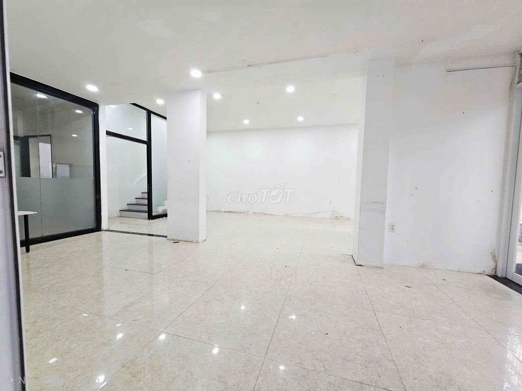 It's the owner of the 12 x 15 M villa, Nguyễn Văn Trỗi, Tân Bình