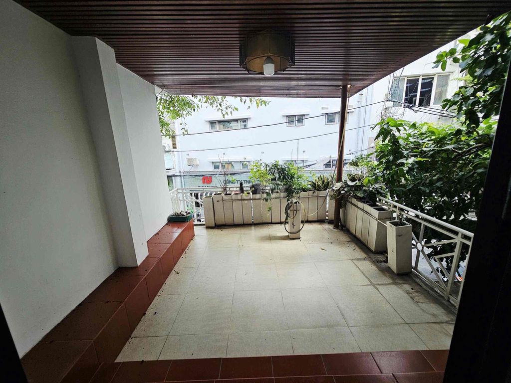 It's the owner of the 12 x 15 M villa, Nguyễn Văn Trỗi, Tân Bình
