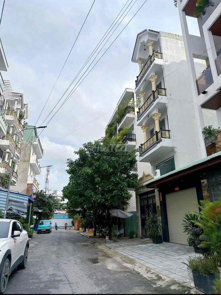 The house has five bedrooms per hg with a block of 15 million.