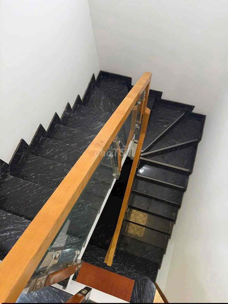The house has five bedrooms per hg with a block of 15 million.