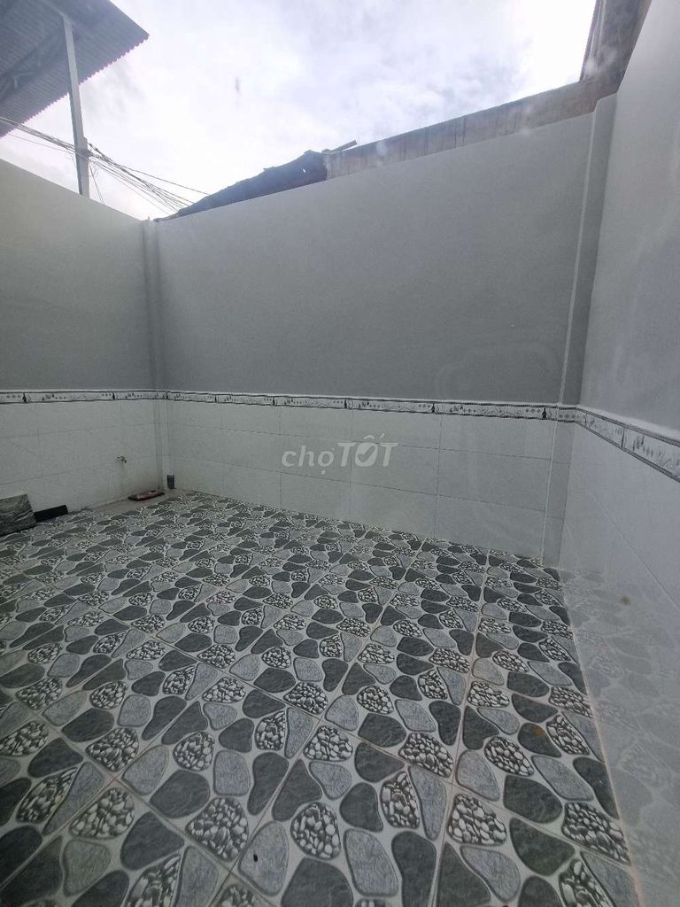 Rent 1. Bà Điểm area 4.4 x23-1 upstairs -3 bedroom -2 toilets, road traffic