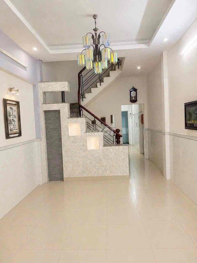 Rent the Tên Lửa. New