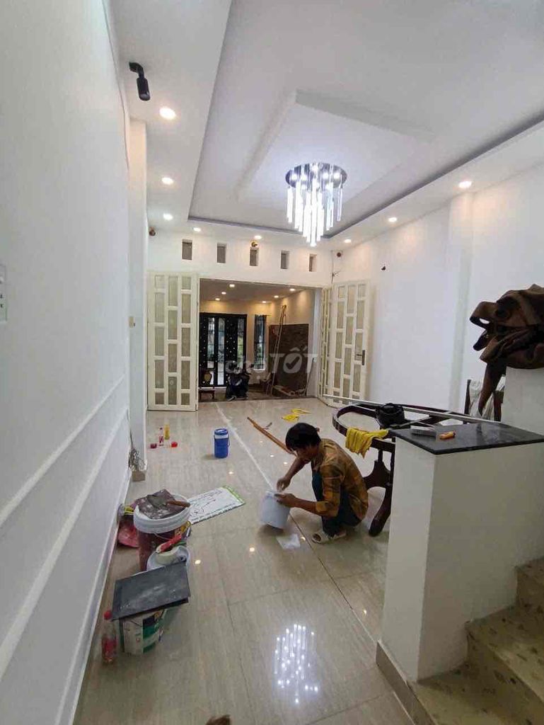 Rent the Tên Lửa. New