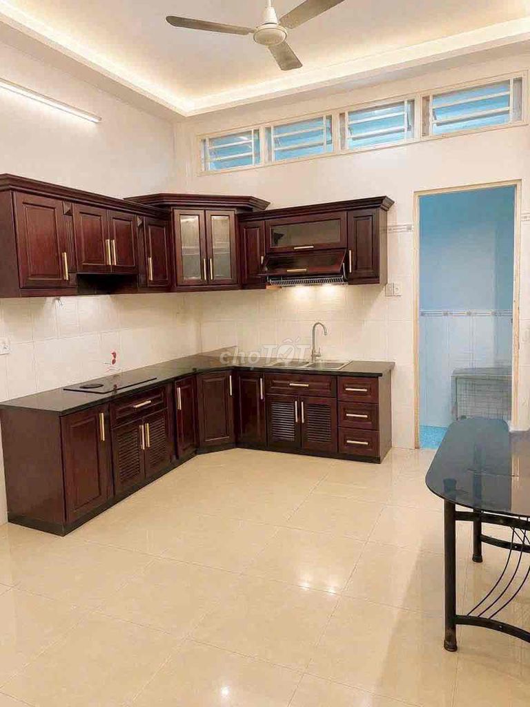 Rent the Tên Lửa. New
