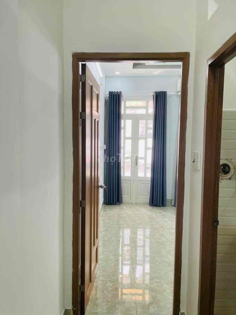 4 x 15 meters 2 stories