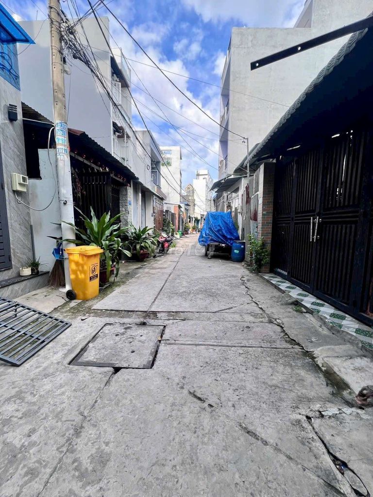 Hire 5 x 18 alley 184 Lê Đình Cẩn
