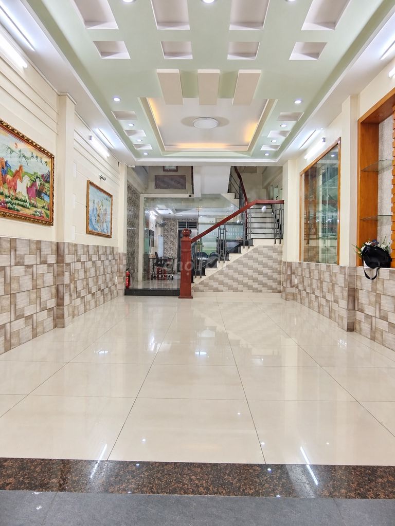 Home near Lotte Cộng Hoà was just sitting in and office 5.3 x20 5 floors 500 m2 8 p.