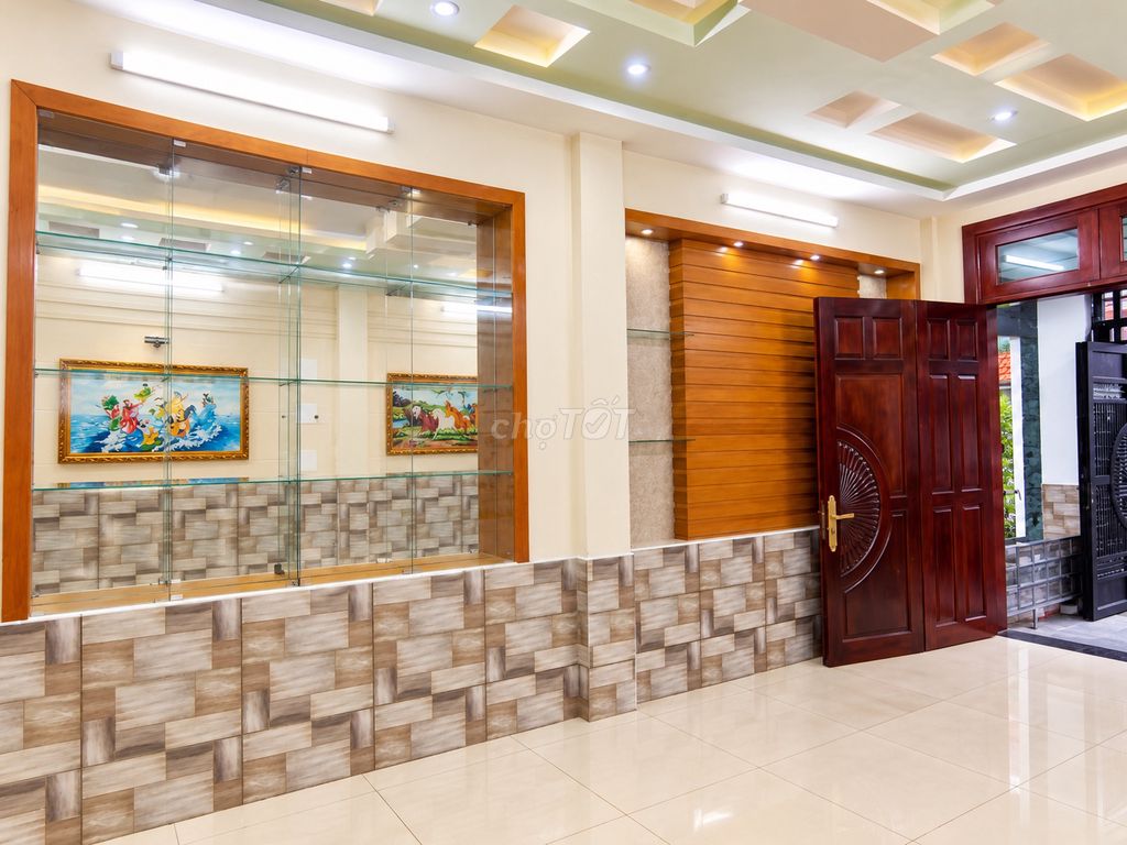 Home near Lotte Cộng Hoà was just sitting in and office 5.3 x20 5 floors 500 m2 8 p.