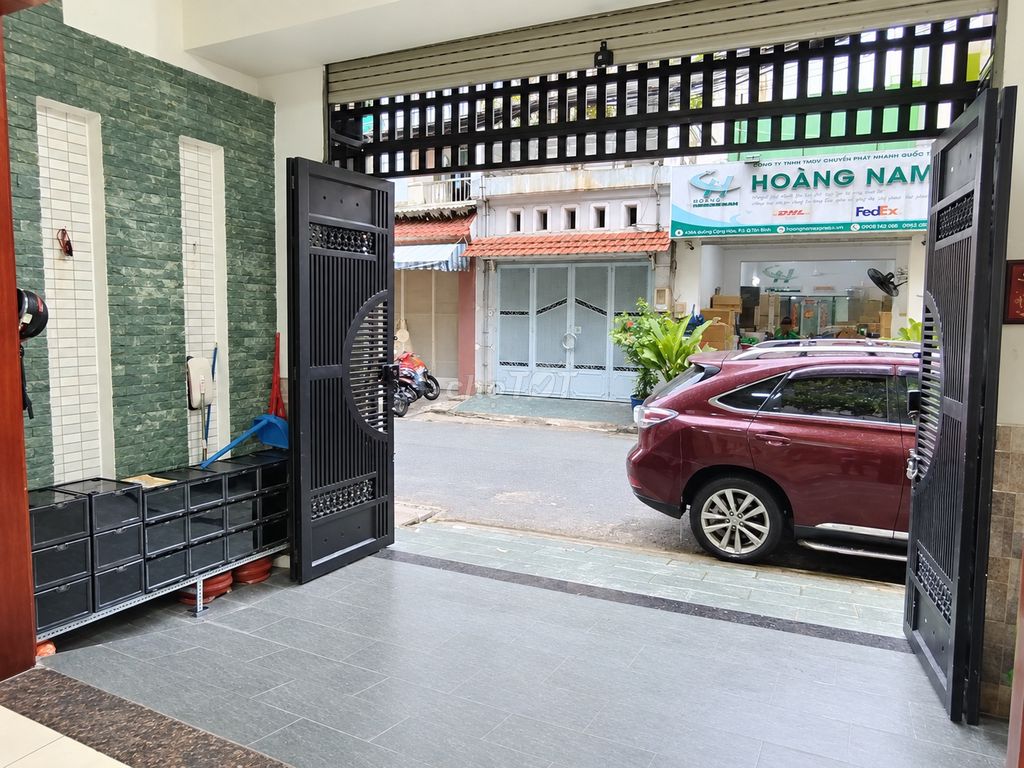 Home near Lotte Cộng Hoà was just sitting in and office 5.3 x20 5 floors 500 m2 8 p.