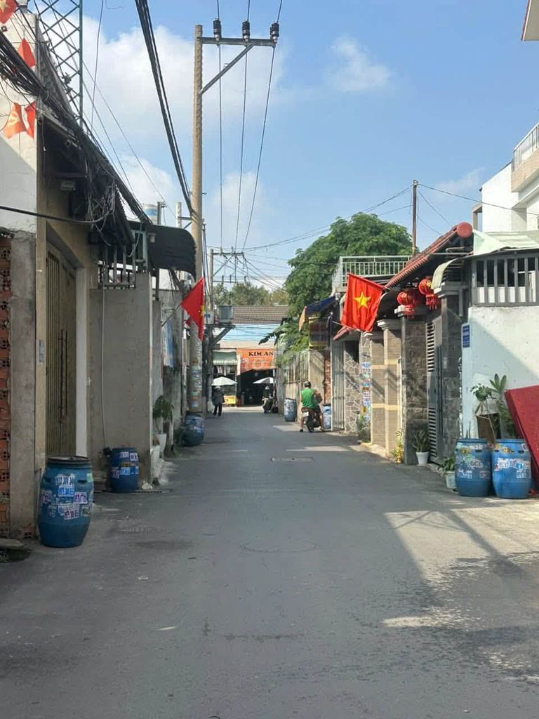 Rent the ground floor near Đoàn Thị Kia Market.