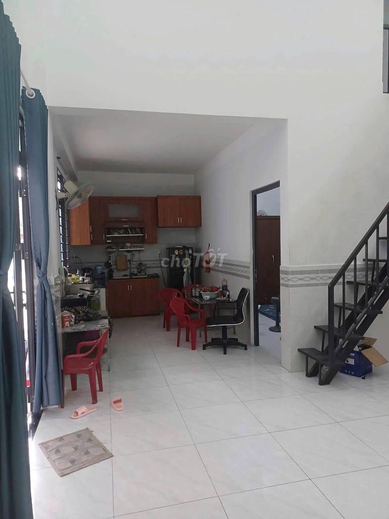Rent a Class 4 D.E., 60 meters, 3 bedrooms, interior.