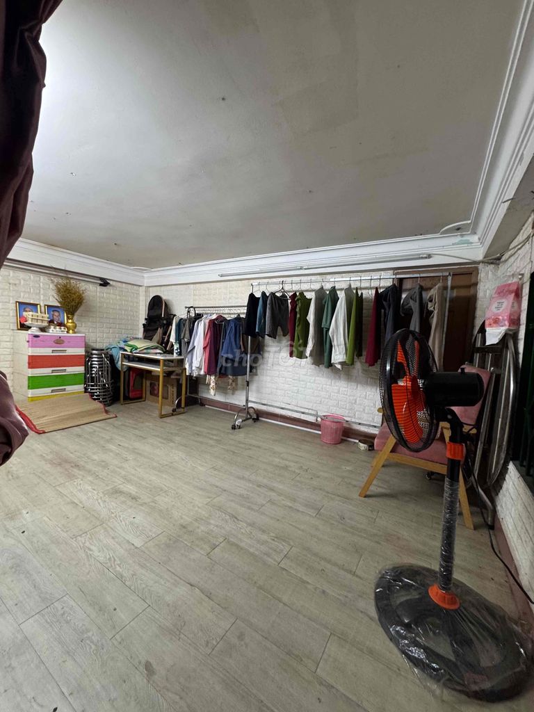 Rent a corner two block 549/long script path
