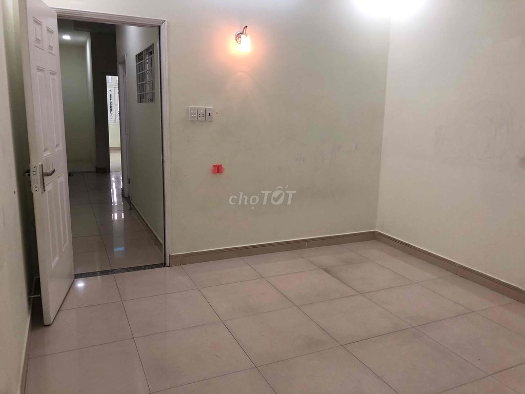 Nice new place. Security clean.