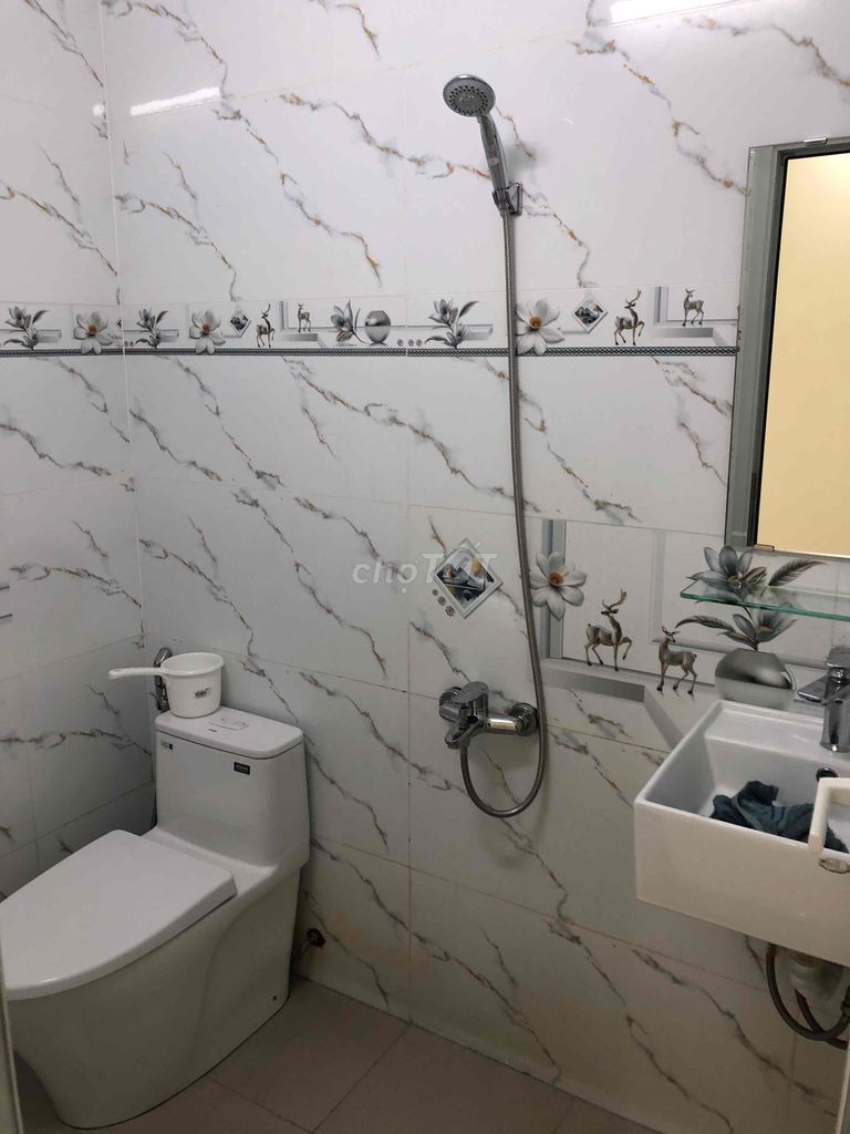 Nice new place. Security clean.