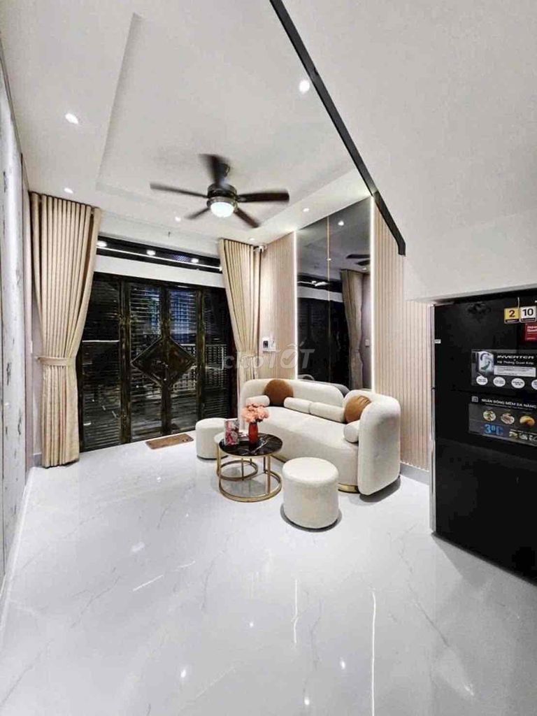 The beautiful new home is Nguyễn Sỹ Sách Nguyễn Sỹ Sách Alley.