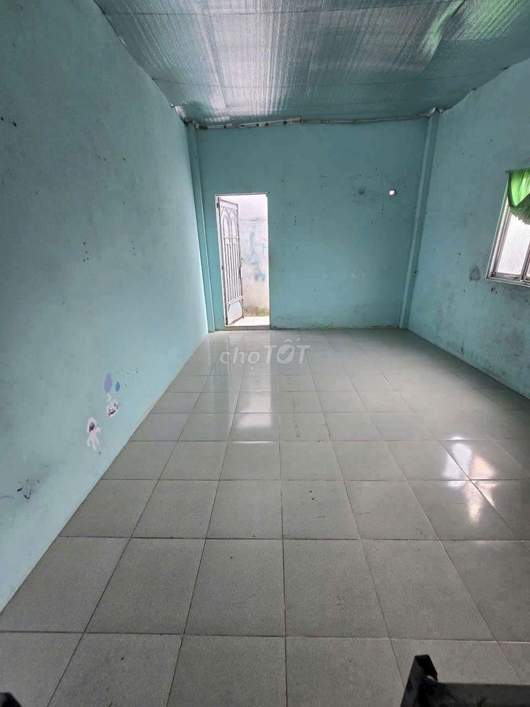 Three. House 4 o'clock has a tower-- near Channel 26/3-- 2 toilets 4.2 million a month.