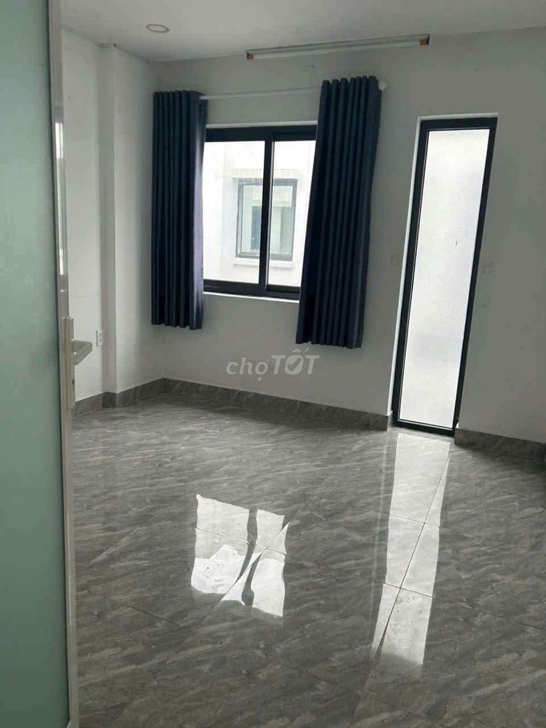 Rent the original four bedrooms - full furniture near the Hall of the 9th.