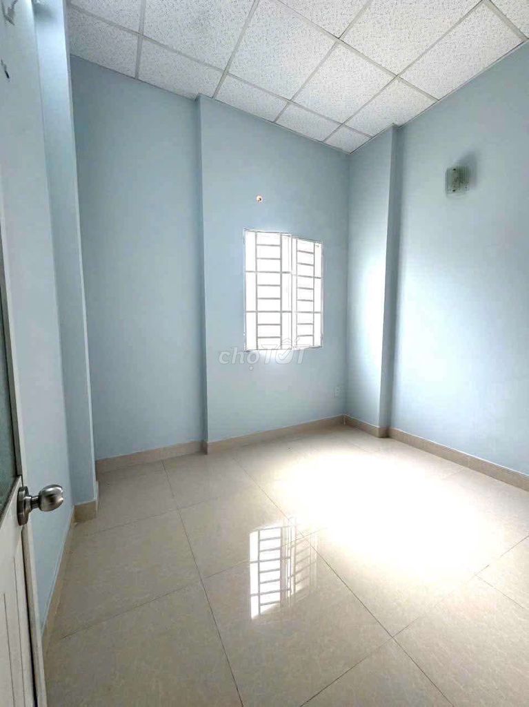 413/ Lê Văn Quới.3. 4 bedrooms... 8.5 million.