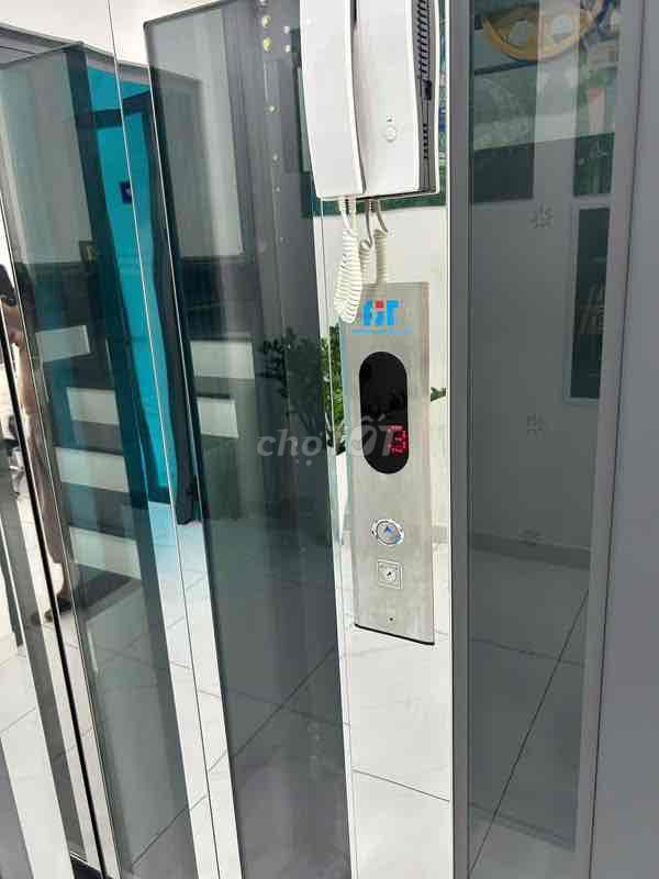 Rent the Trương Văn Bang cash house 6 bedroom 7 toilets at 50 million with elevators