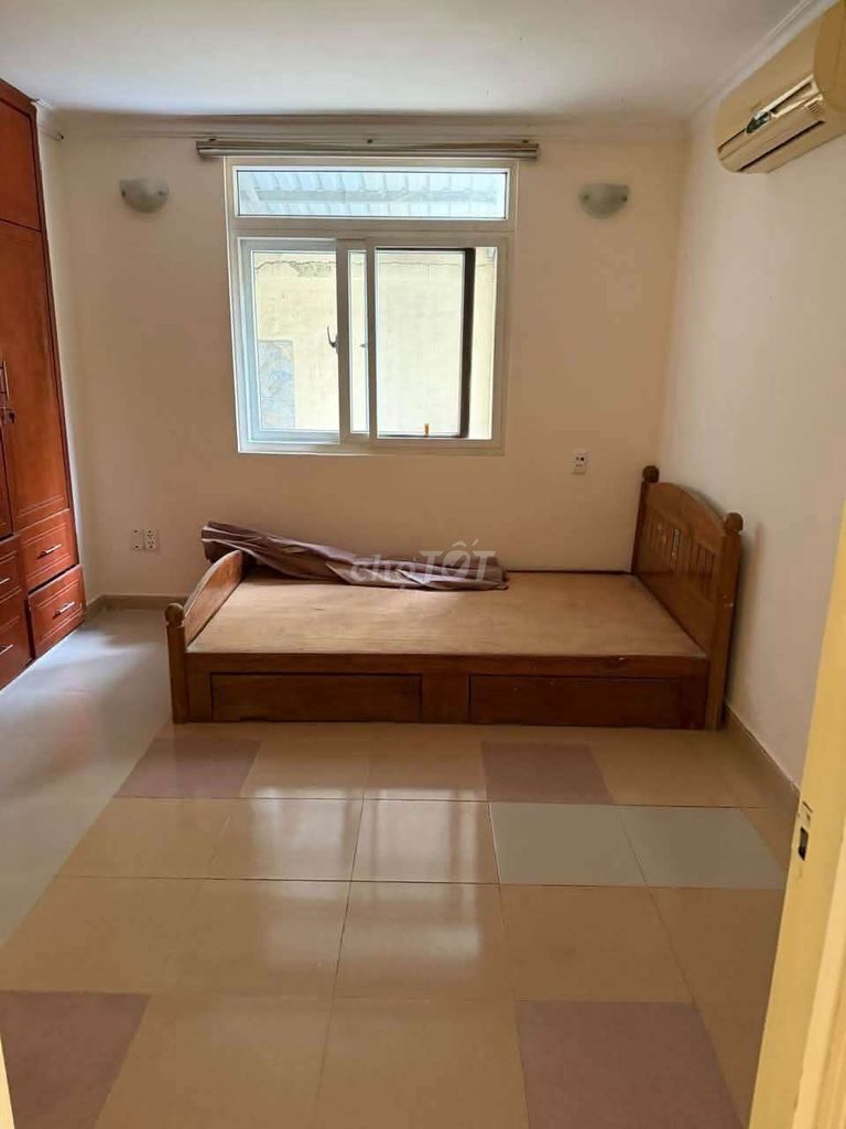 Rent three floors, three bedrooms, three toilets,Hẻm 60 Lâm Văn Bền.