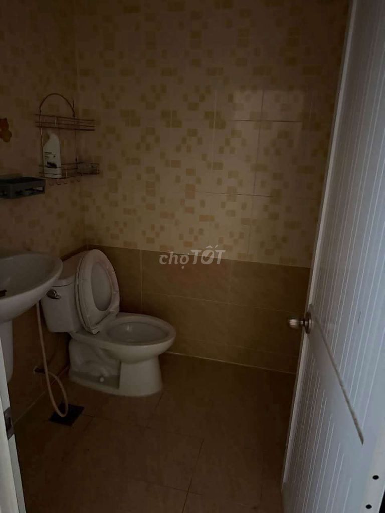 Rent three floors, three bedrooms, three toilets,Hẻm 60 Lâm Văn Bền.