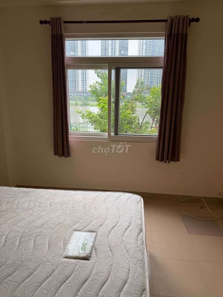 Rent three floors, three bedrooms, three toilets,Hẻm 60 Lâm Văn Bền.