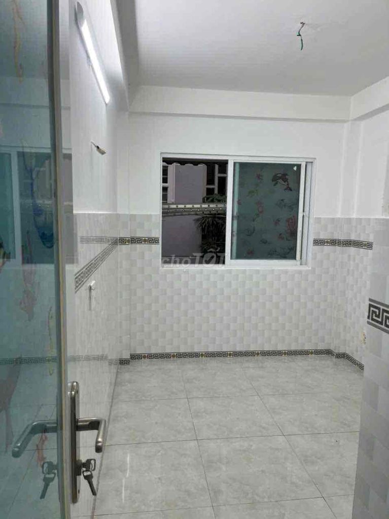 Rent the original house-- Hồ Thị Kỷ street, 10-4th floor-- 3 bedroom - 4 W.