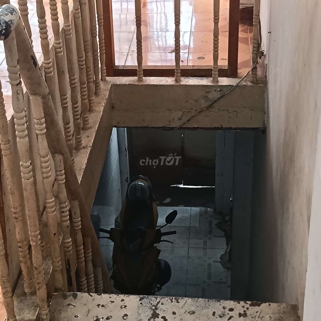 Let's rent out the entire first floor.