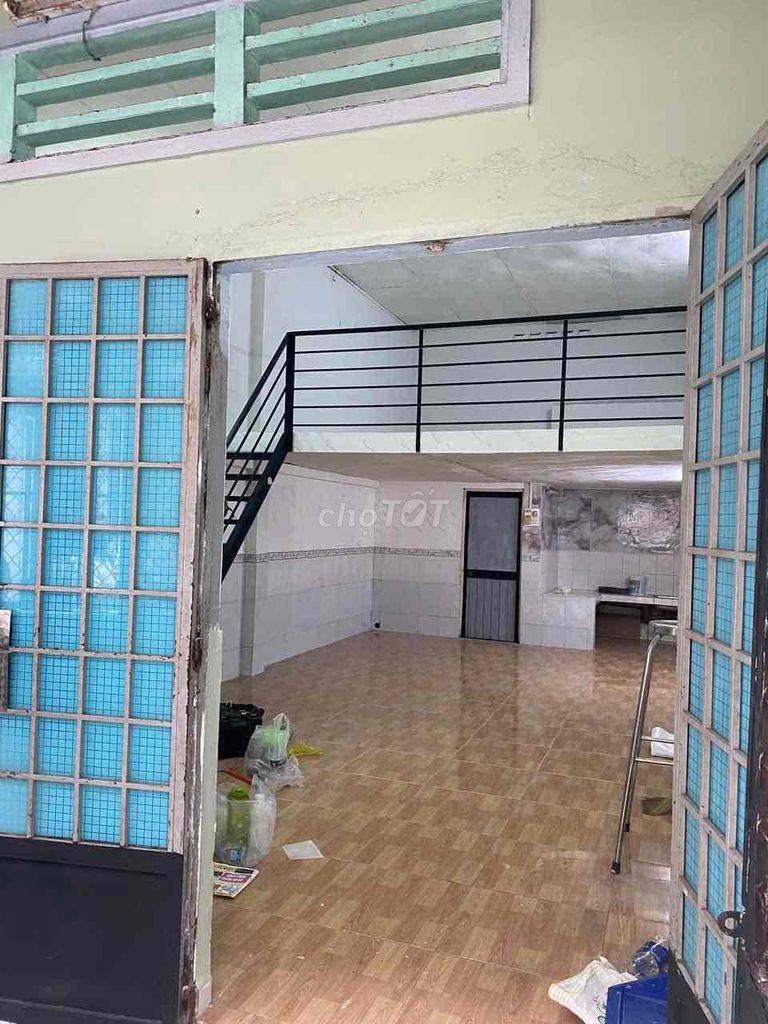 renting a house in the family