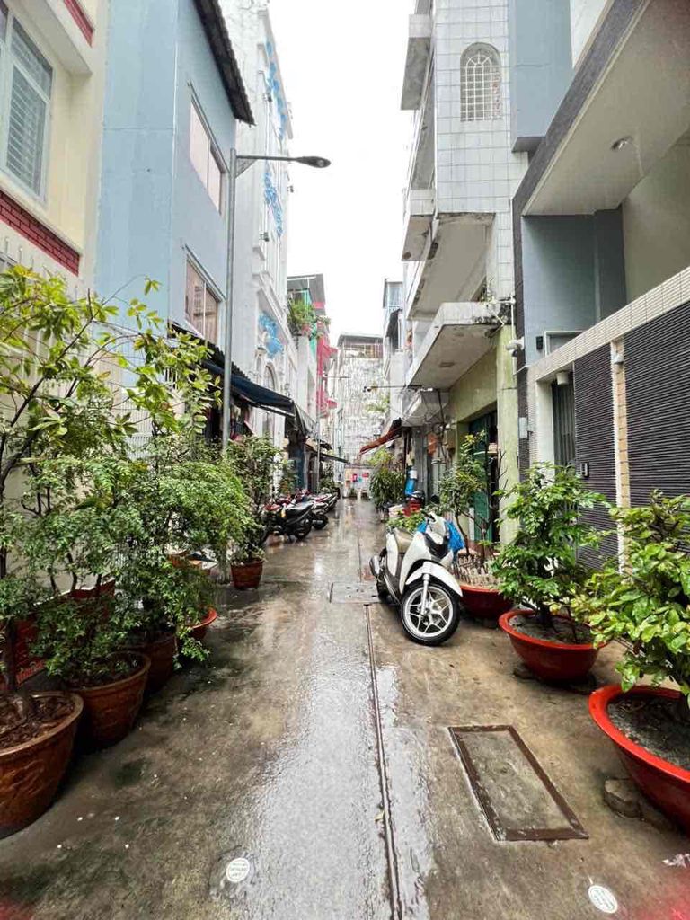 Rent the original apartment-- An Bình, 5-5th floor-- 4 bedroom - 4 toilets.