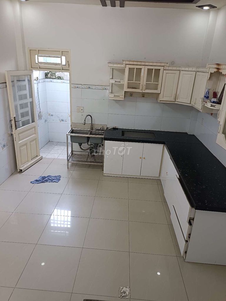 Rent house 4 x 20 casts 1 ground 2 floors of the 8 meters-wide plastic road