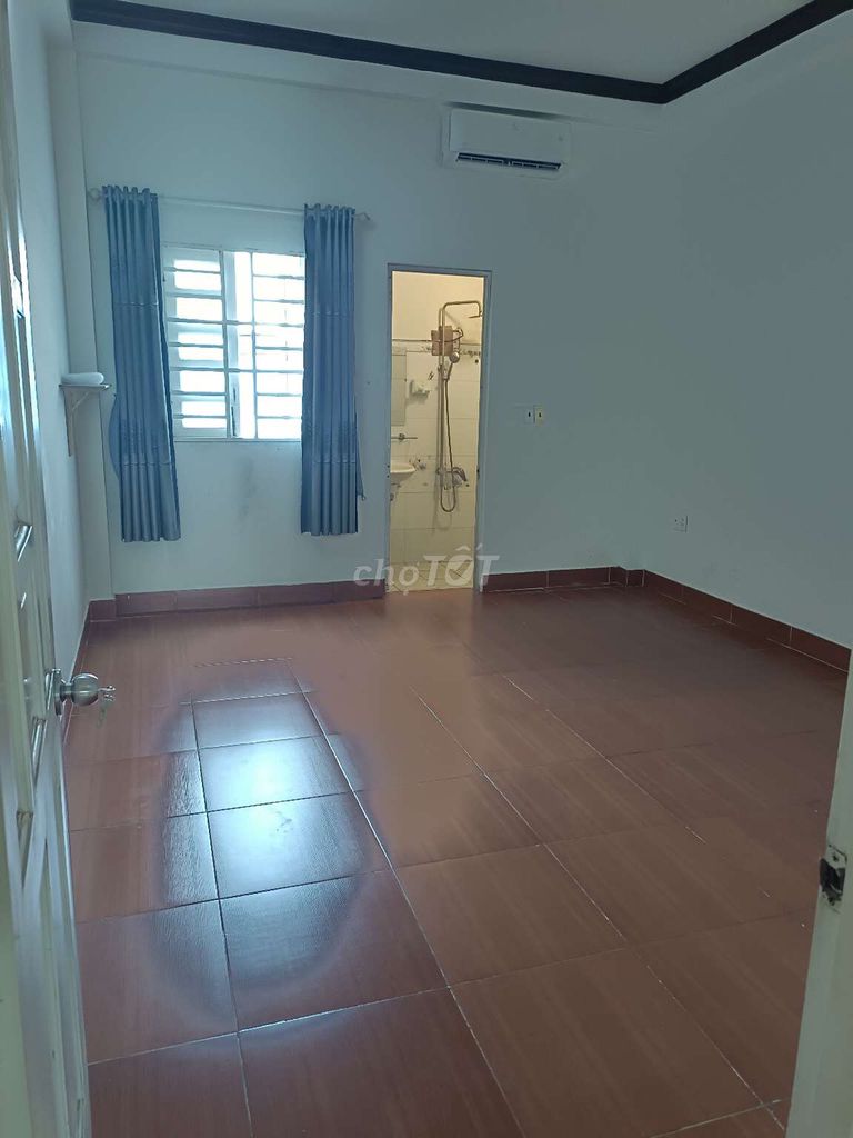 Rent house 4 x 20 casts 1 ground 2 floors of the 8 meters-wide plastic road