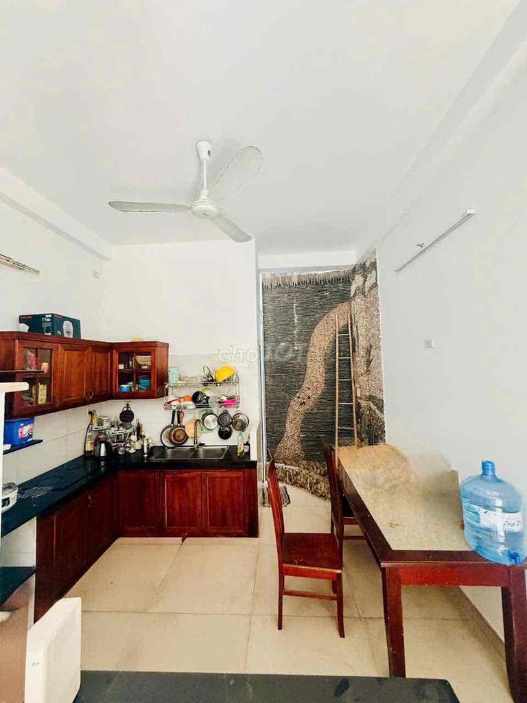 Nice two-story bedroom near the Virgin Road.