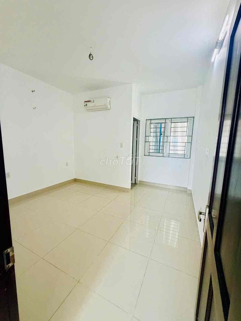 Nice two-story bedroom near the Virgin Road.