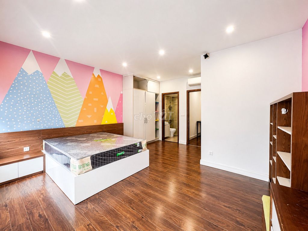 Park view, full interior 5 bedroom 6 toilets, 35 million at home
