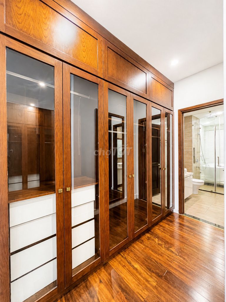 Park view, full interior 5 bedroom 6 toilets, 35 million at home