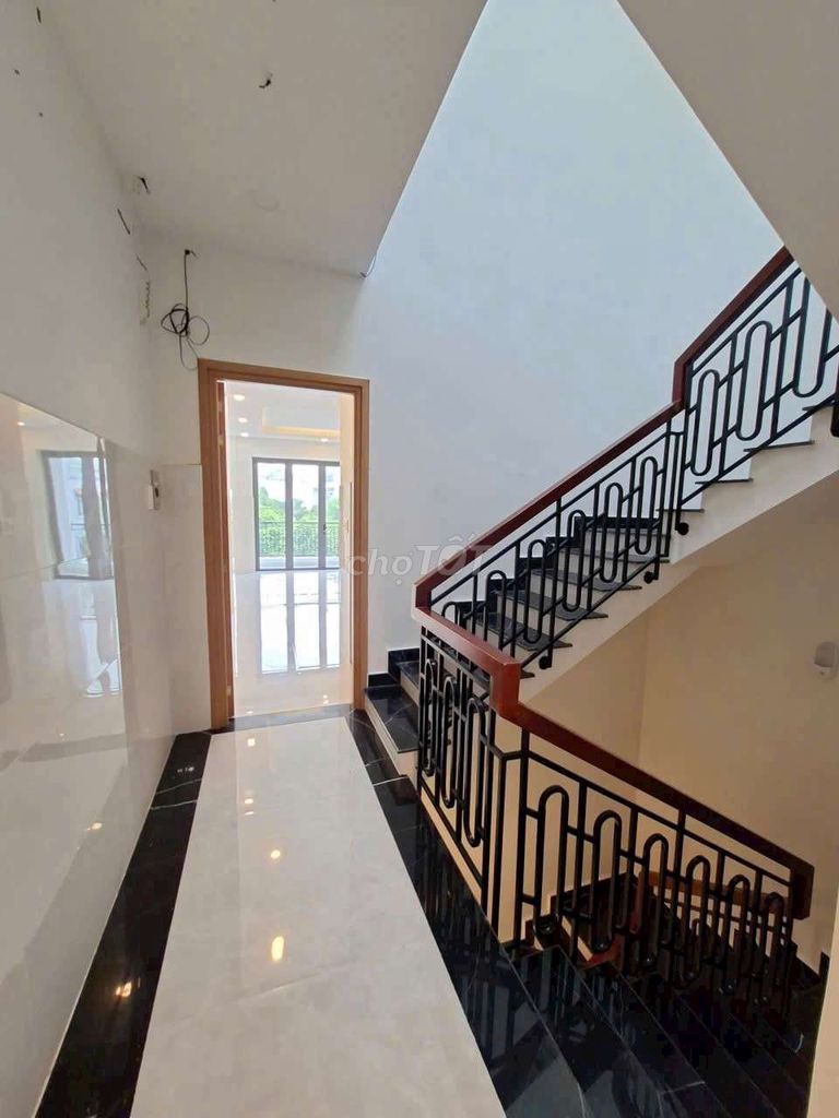 Rent a new house on Ẩm Thực Fu Fuxian Street. vp