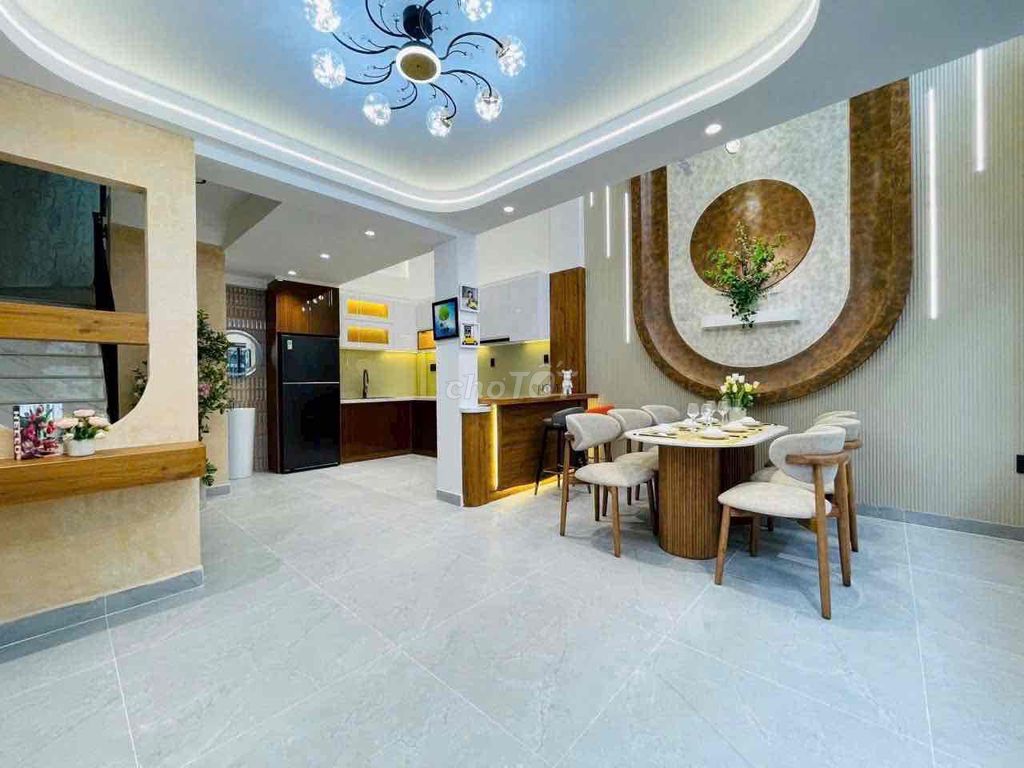 Rent the entire số 19 Qq Street alley.