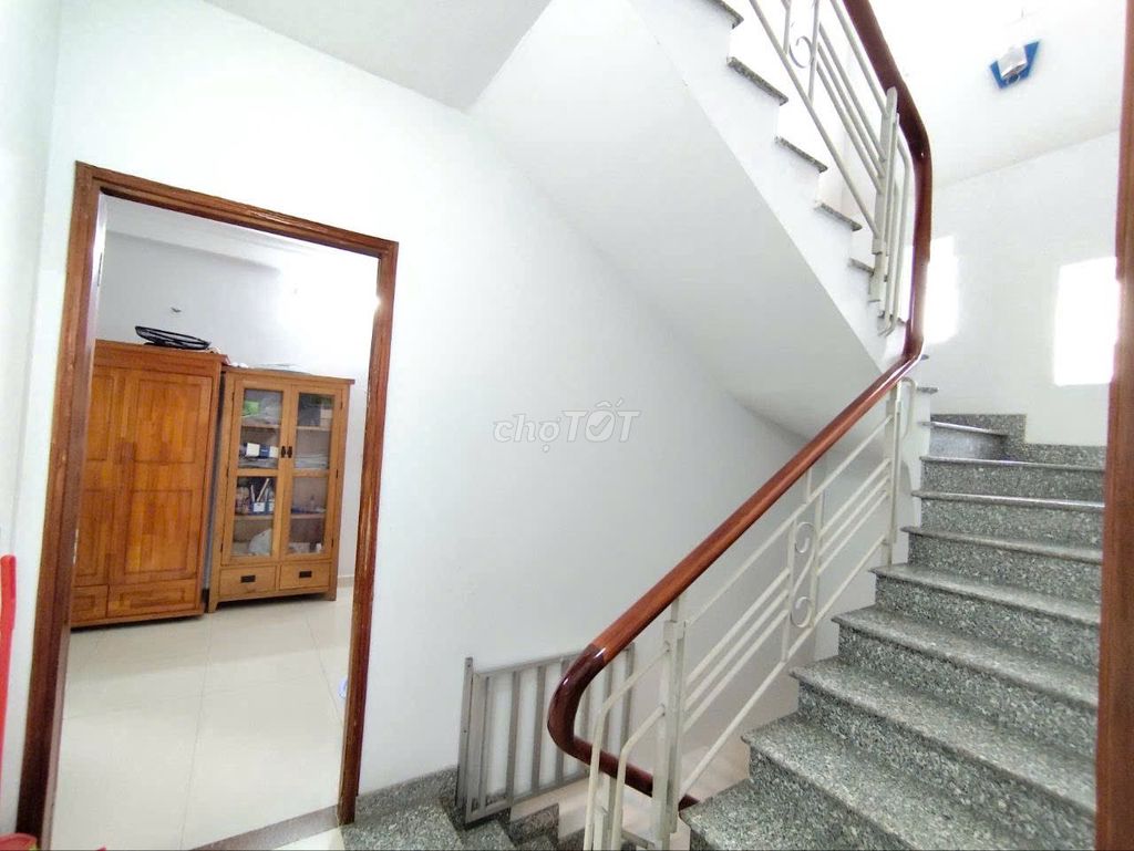 Homeowner of the area: 4 x15 at 12 million per third floor, hbc,Thủ Đức