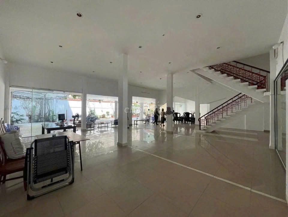 rent 2/ Tản Viên Tân Bình_Calve: 20 meters, 2 floors wide.