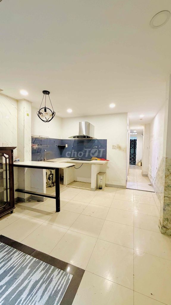 Rent the original two-story apartment 70-foot-two-sided cash from the market.