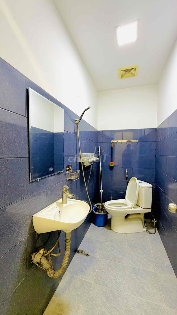 Rent the original two-story apartment 70-foot-two-sided cash from the market.