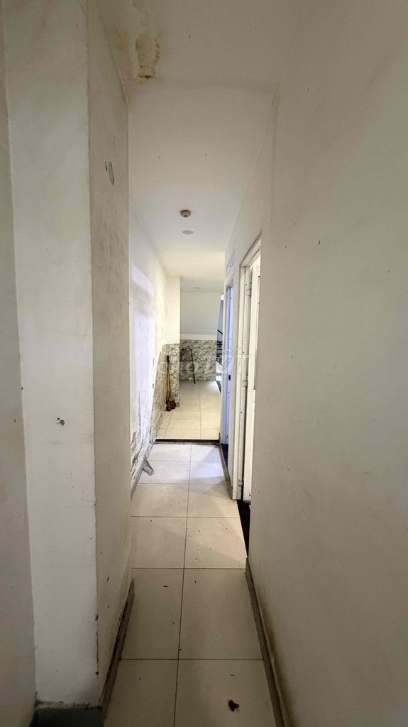 Rent the original two-story apartment 70-foot-two-sided cash from the market.