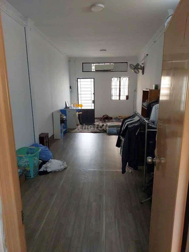 Rent a Tân Trang, 3 floors, 3 x12. Two big bedrooms, three toilets.