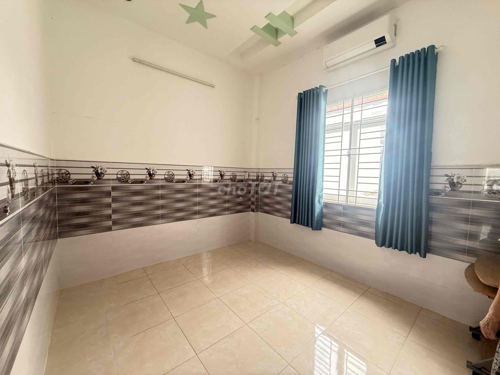 New house. Carway, District 7 at once.
