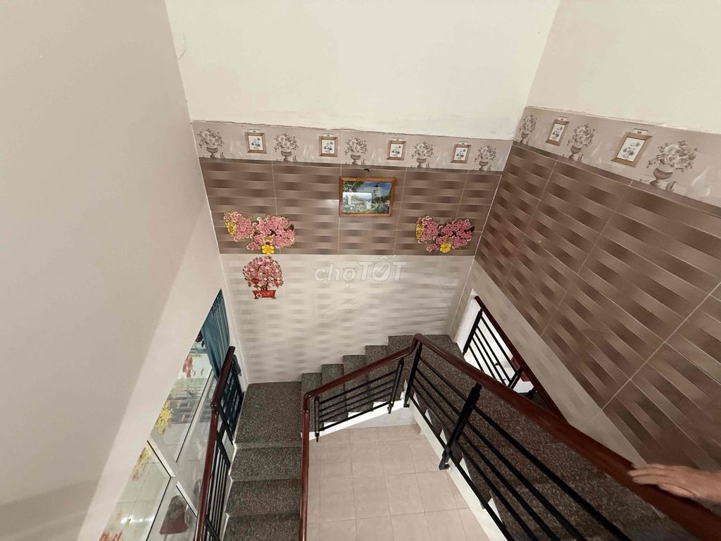 New house. Carway, District 7 at once.