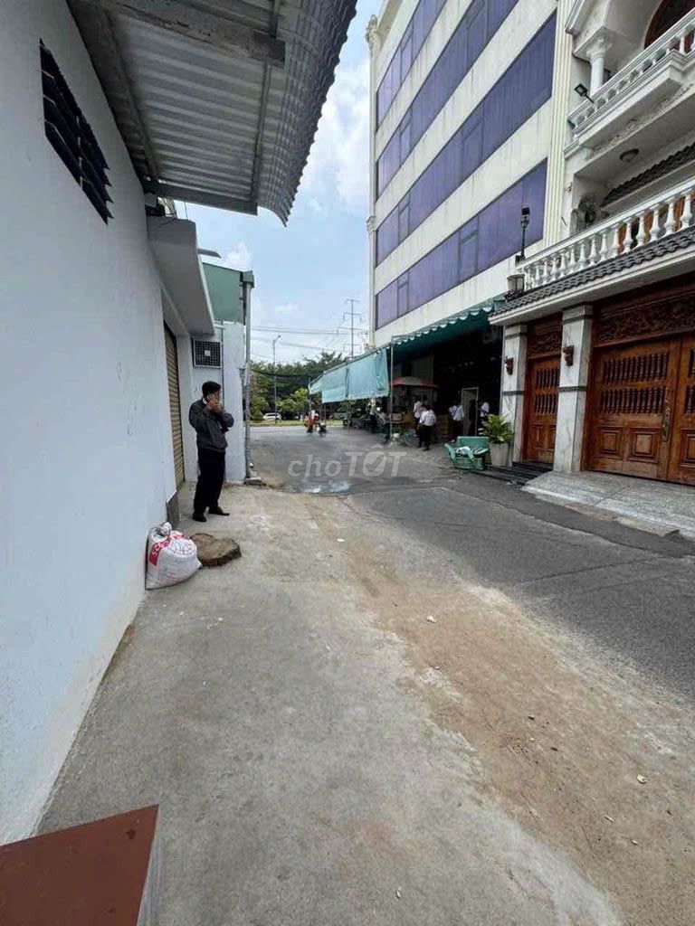 Rent a single house 7 (long) missile compound, P. New creation, Q. Bt, 30 million.