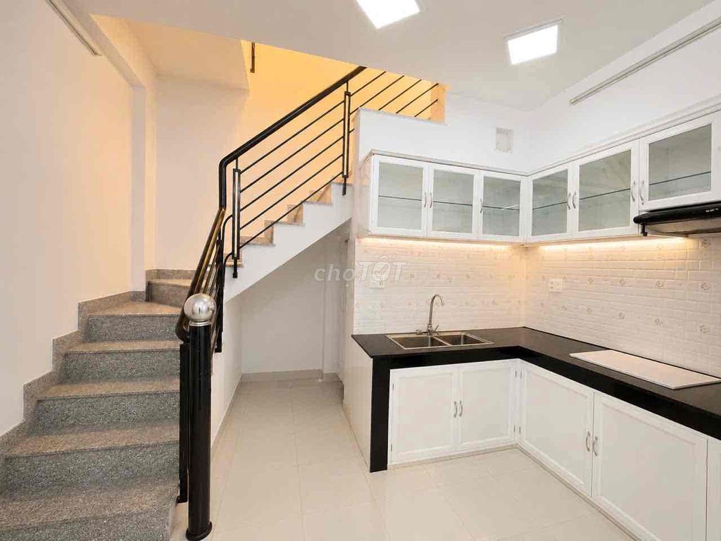 A four-foot-a-foot business house costs 12 million-to-a-month on the mango hill.