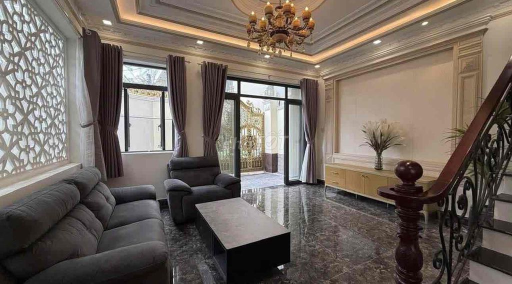 Rent a house for the Royal Minister of the 7th district.